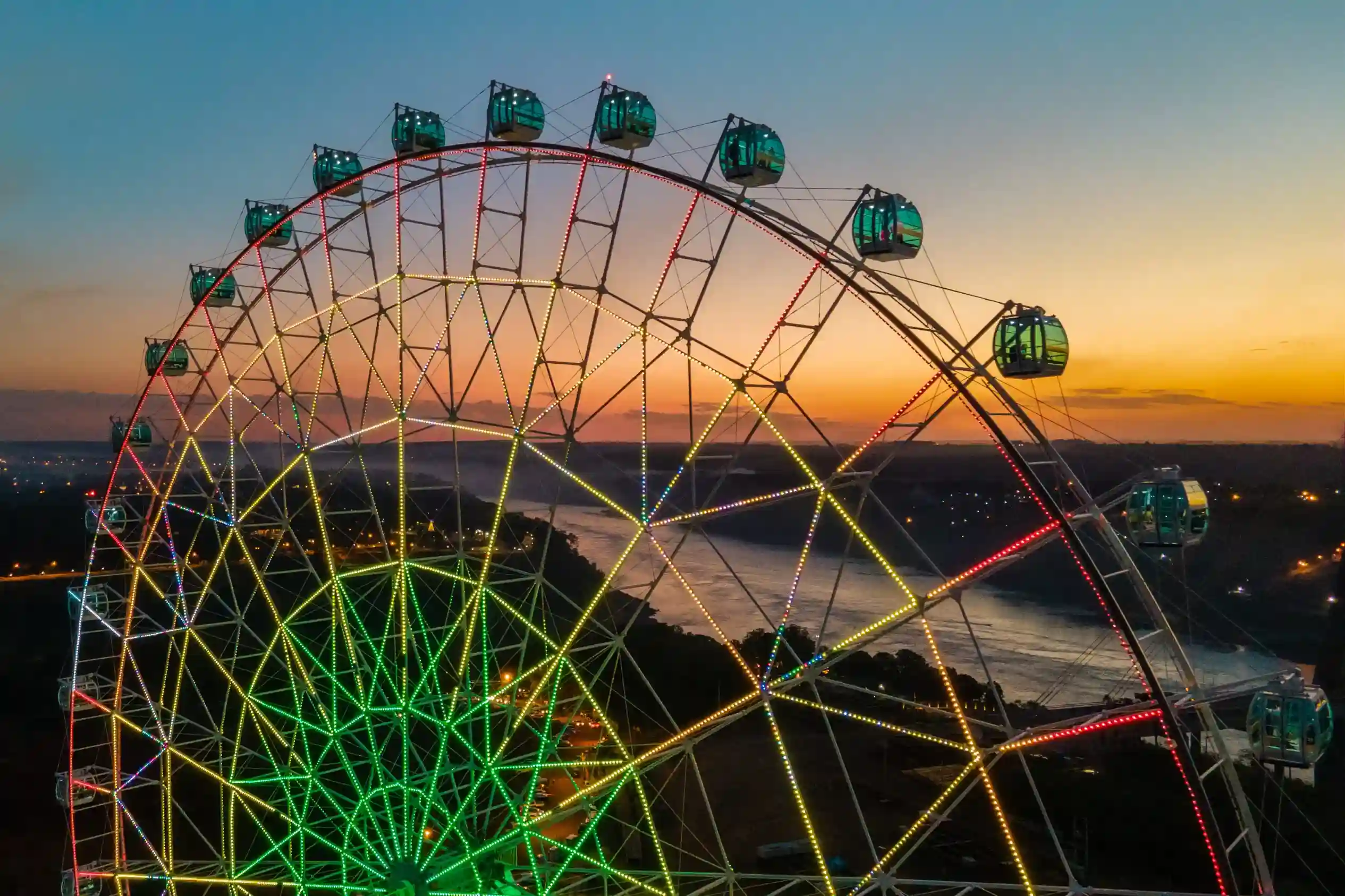 Roda Gigante Yup Star em Foz do Iguaçu, com vista para a Tríplice Fronteira